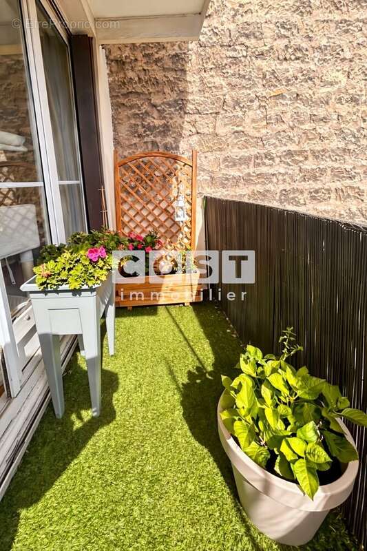 Appartement à LA GARENNE-COLOMBES