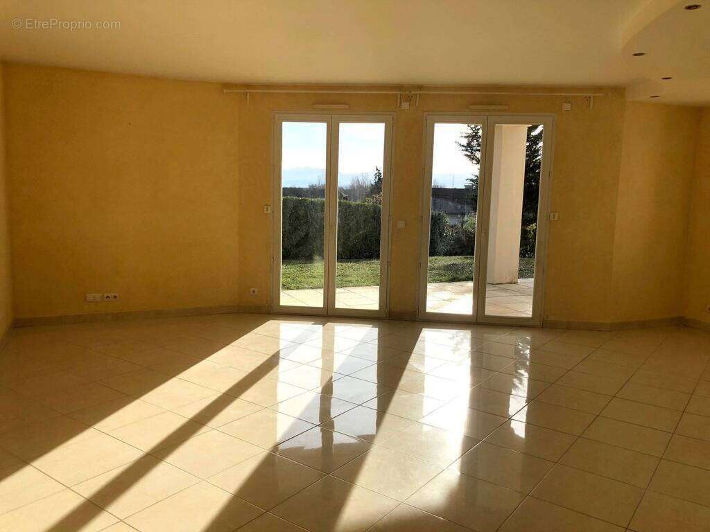 Appartement à DIVONNE-LES-BAINS