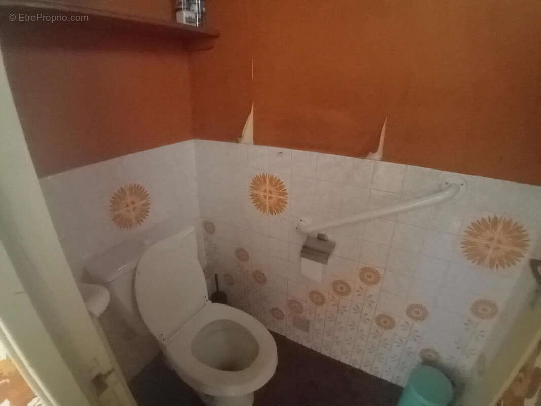  wc  - Maison à GOURDON