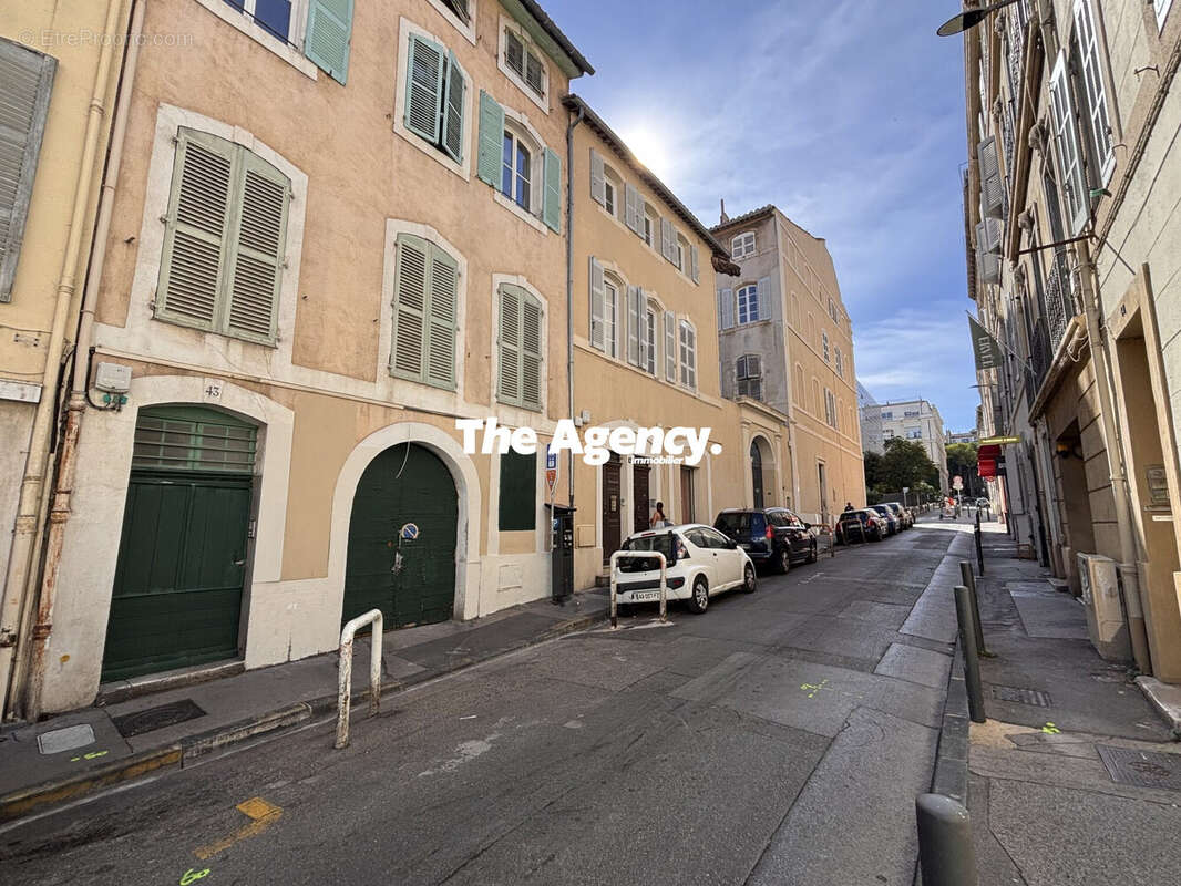 Appartement à MARSEILLE-1E