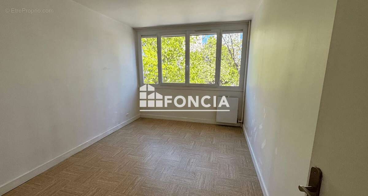 Appartement à VILLENEUVE-SAINT-GEORGES