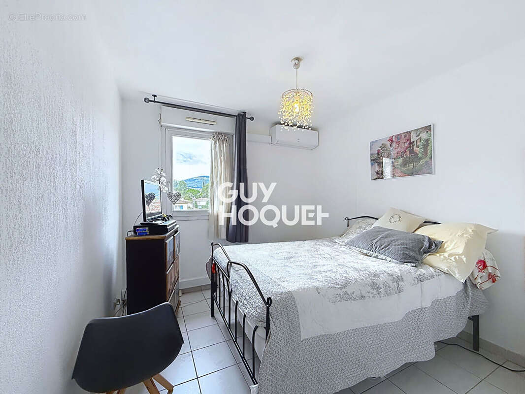 Appartement à MOUANS-SARTOUX