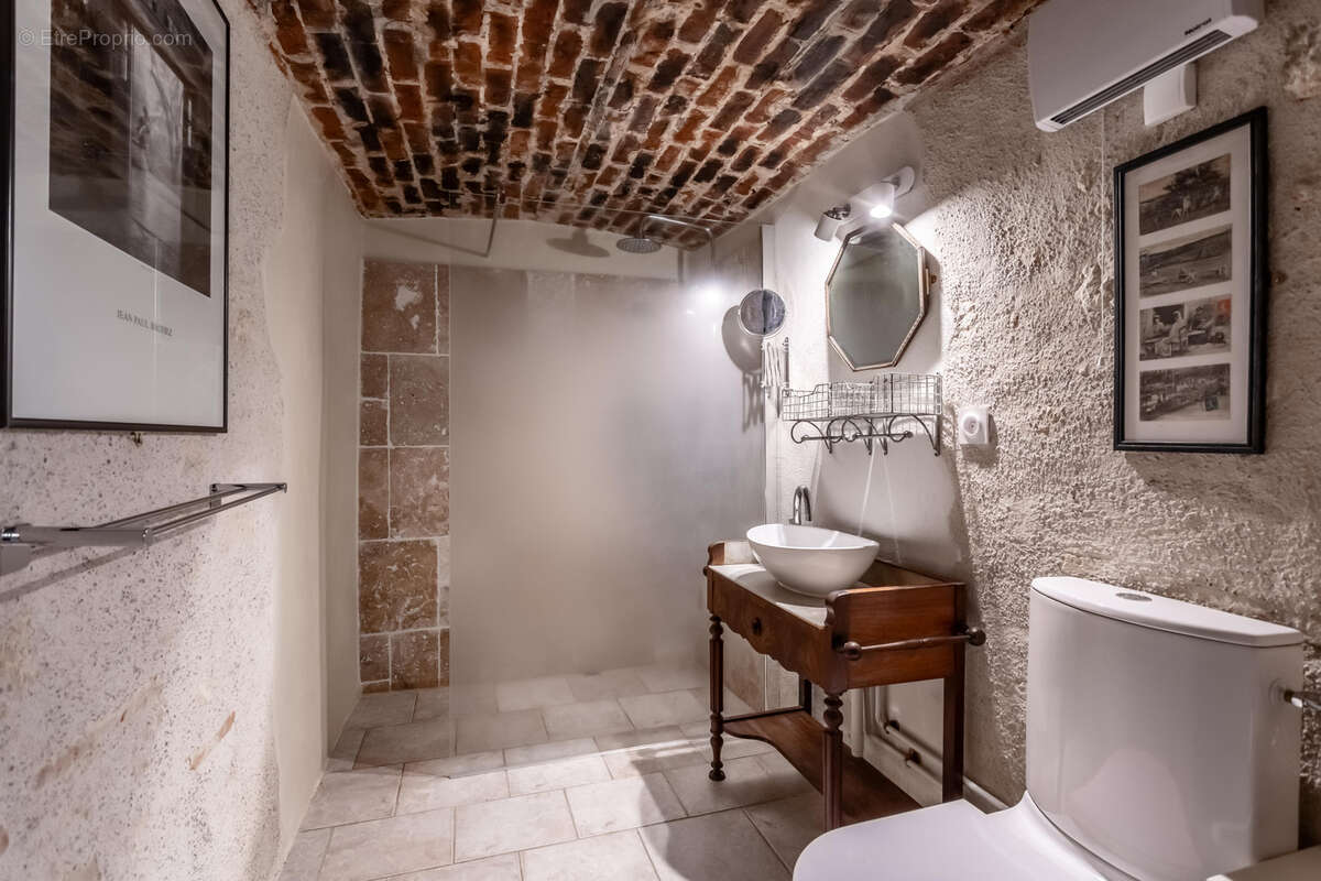 Maison à SAINTE-COLOMBE-DE-VILLENEUVE