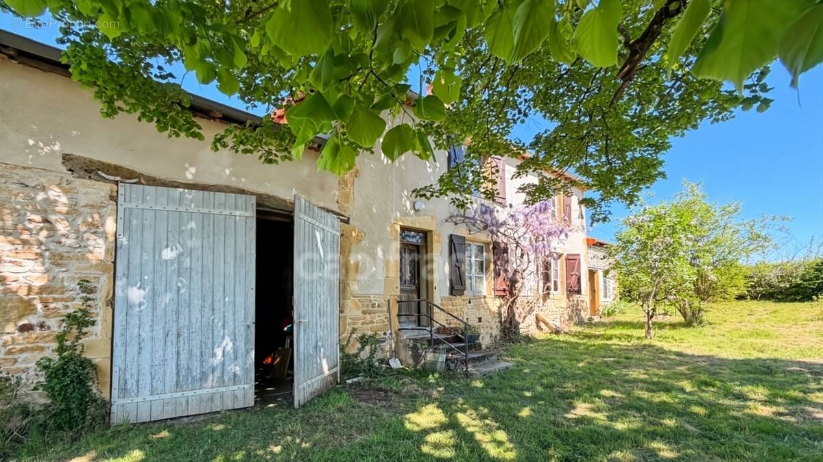 Maison à CHARLIEU