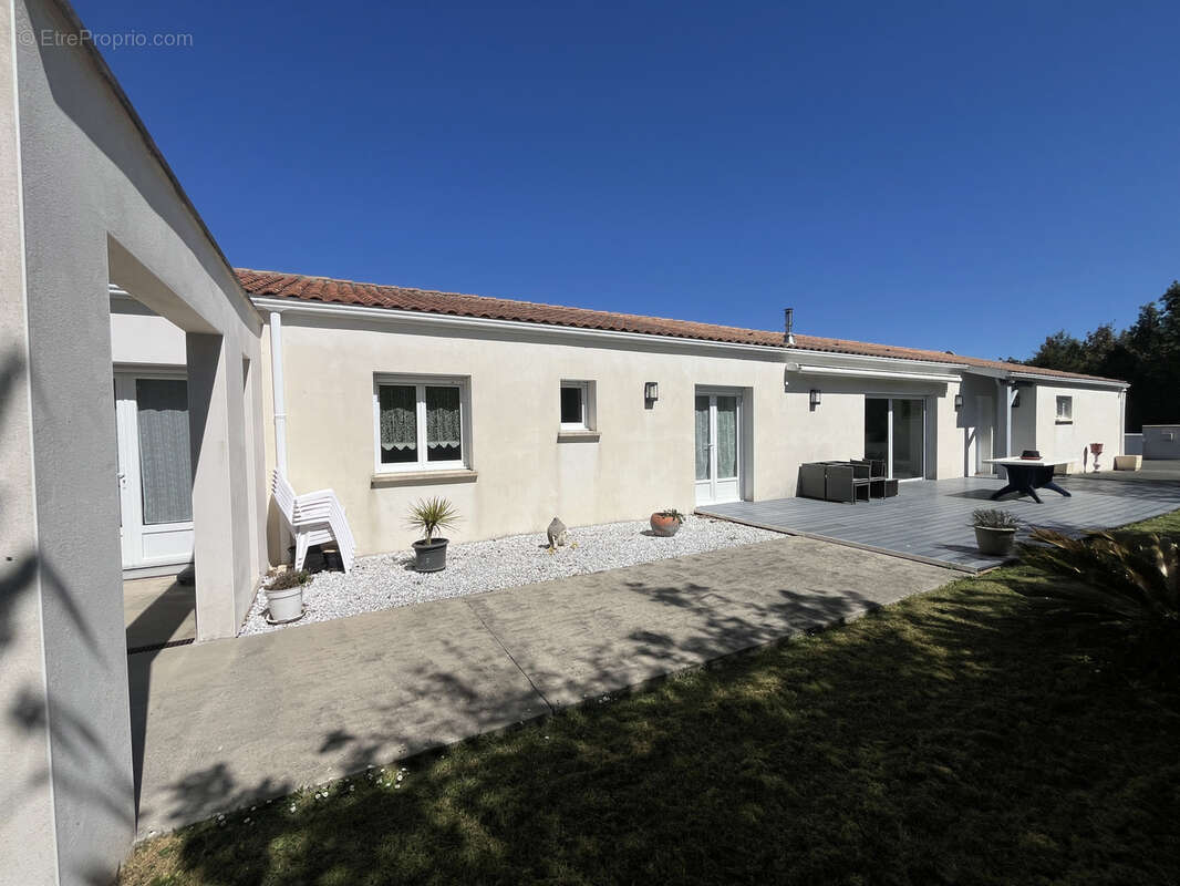 Maison à CORME-ECLUSE