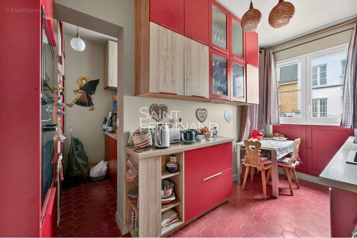 Appartement à PARIS-8E