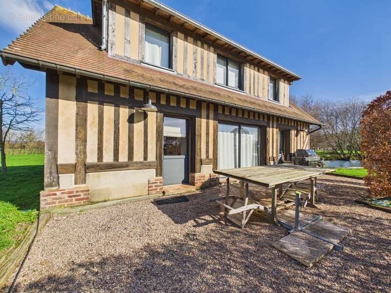 Grande maison de caractère et ses trois maisons d'amis - photo 23
