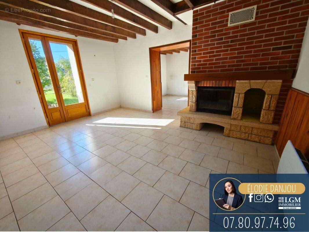 Maison à PERONVILLE