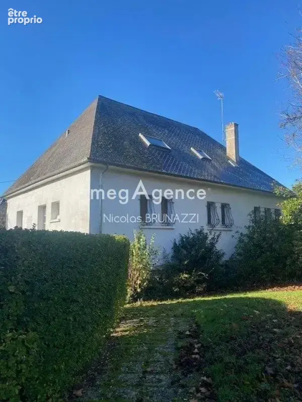 Maison à AMBRIERES-LES-VALLEES