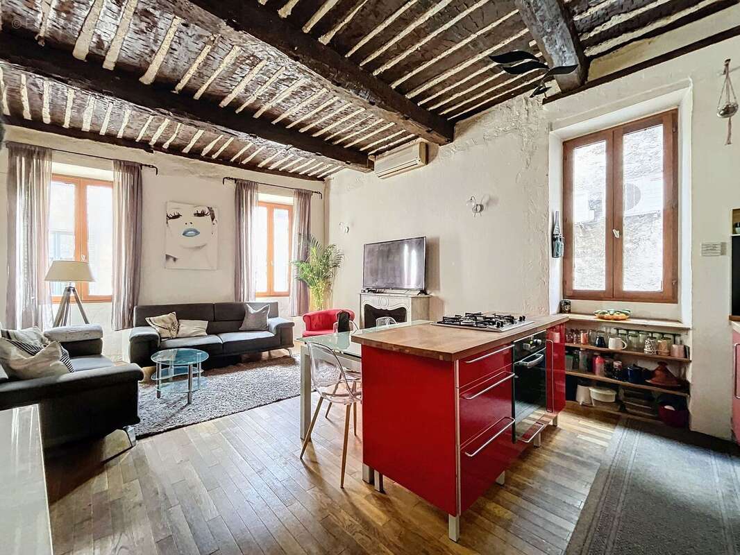 Appartement à LA COLLE-SUR-LOUP