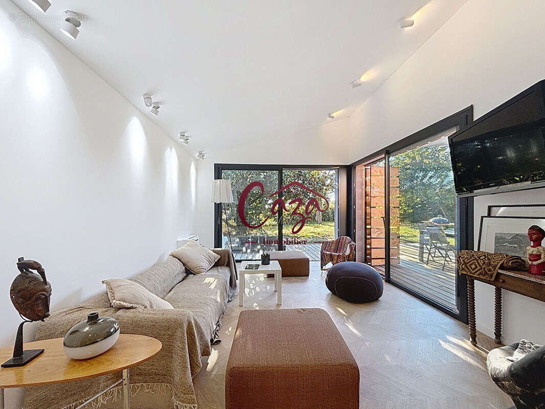 Maison à CAMBLANES-ET-MEYNAC