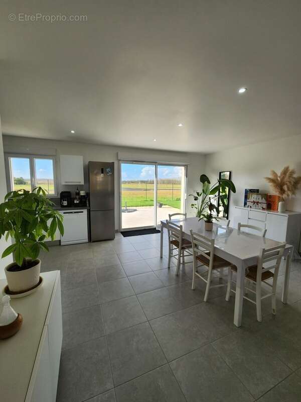 Maison à SAINT-JEAN-D'ANGELY