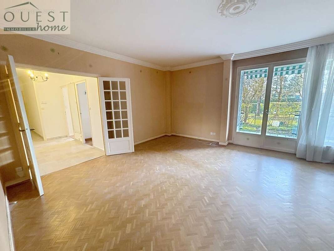 Appartement à CHARBONNIERES-LES-BAINS