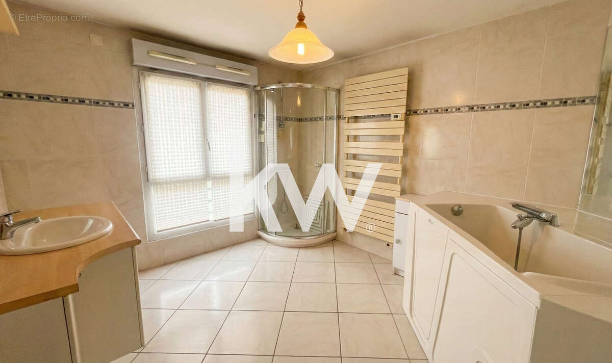 Appartement à SAINT-ETIENNE