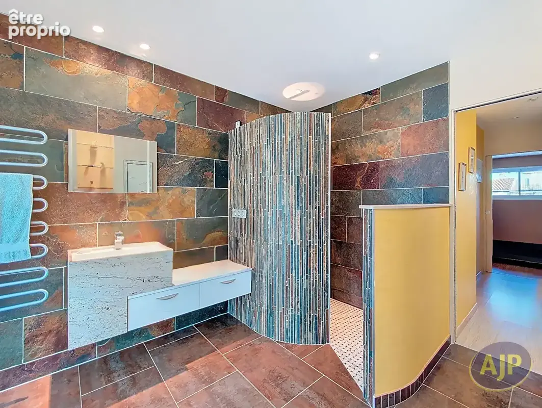LEGÉ- Villa avec piscine intérieure ! - photo 11