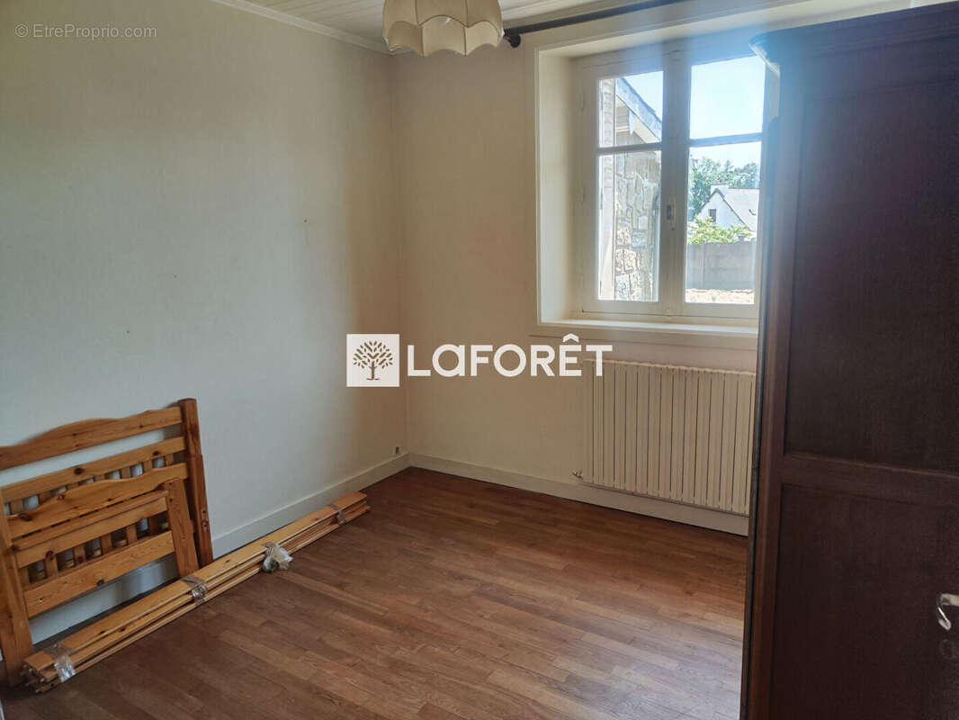 Belle opportunité ! Maison en pierre à fort potentiel ? 5 chambres avec vie de plain-pied, à 5 min de Guingamp - photo 11