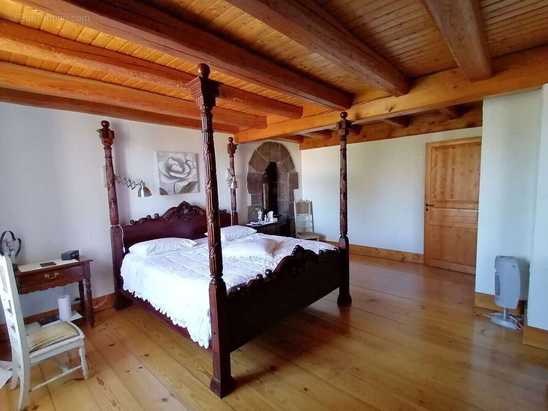 Maison 240 m² à Saint-Leonard  - photo 736