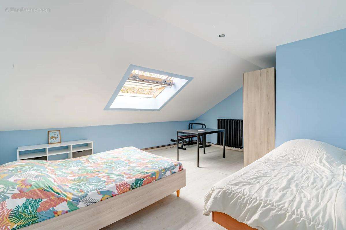 Maison à LE THILLAY