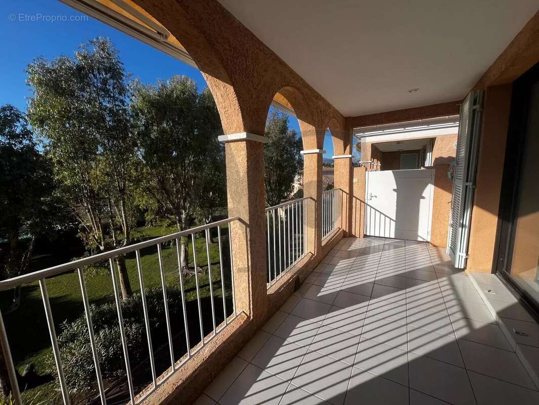 Appartement à VILLENEUVE-LOUBET