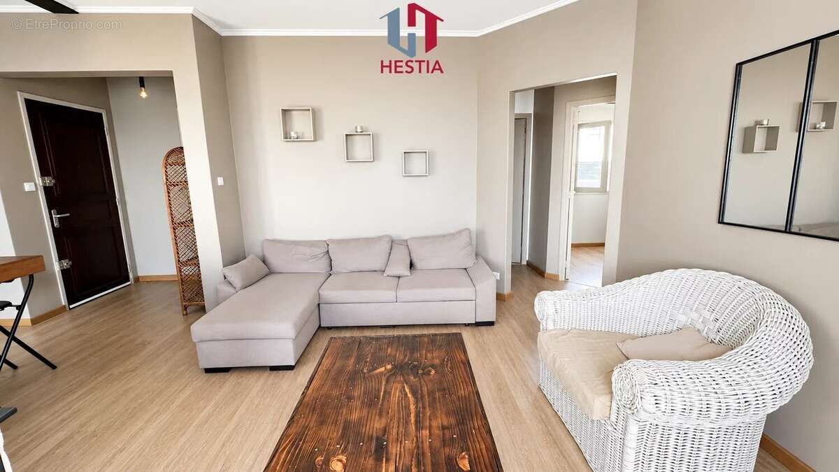 Appartement T3  centre ville St Denis 48 m² - photo 5