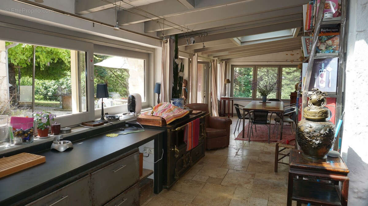 Maison à CASTELNAU-MONTRATIER