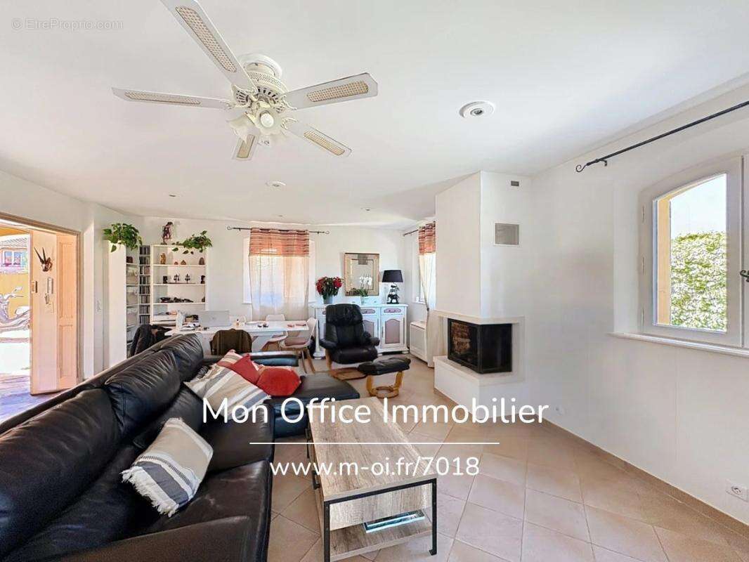 Référence : 7018-les - maison provençale avec piscinne et véranda au calme à cogolin - photo 6