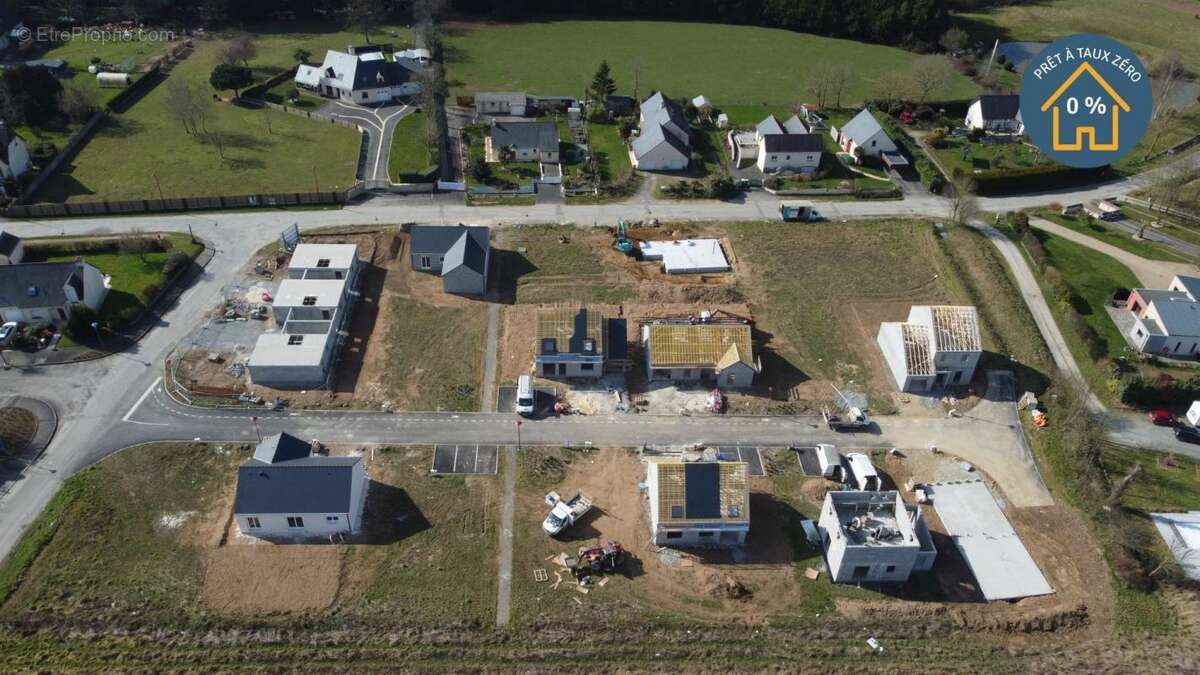 Terrain à VIEUX-VY-SUR-COUESNON