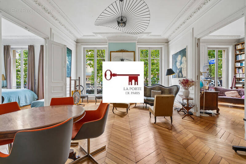Appartement à PARIS-3E