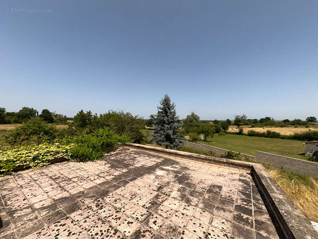 Maison à LA PACAUDIERE