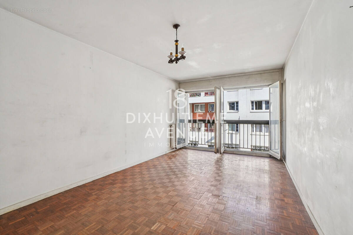 Appartement à PARIS-18E