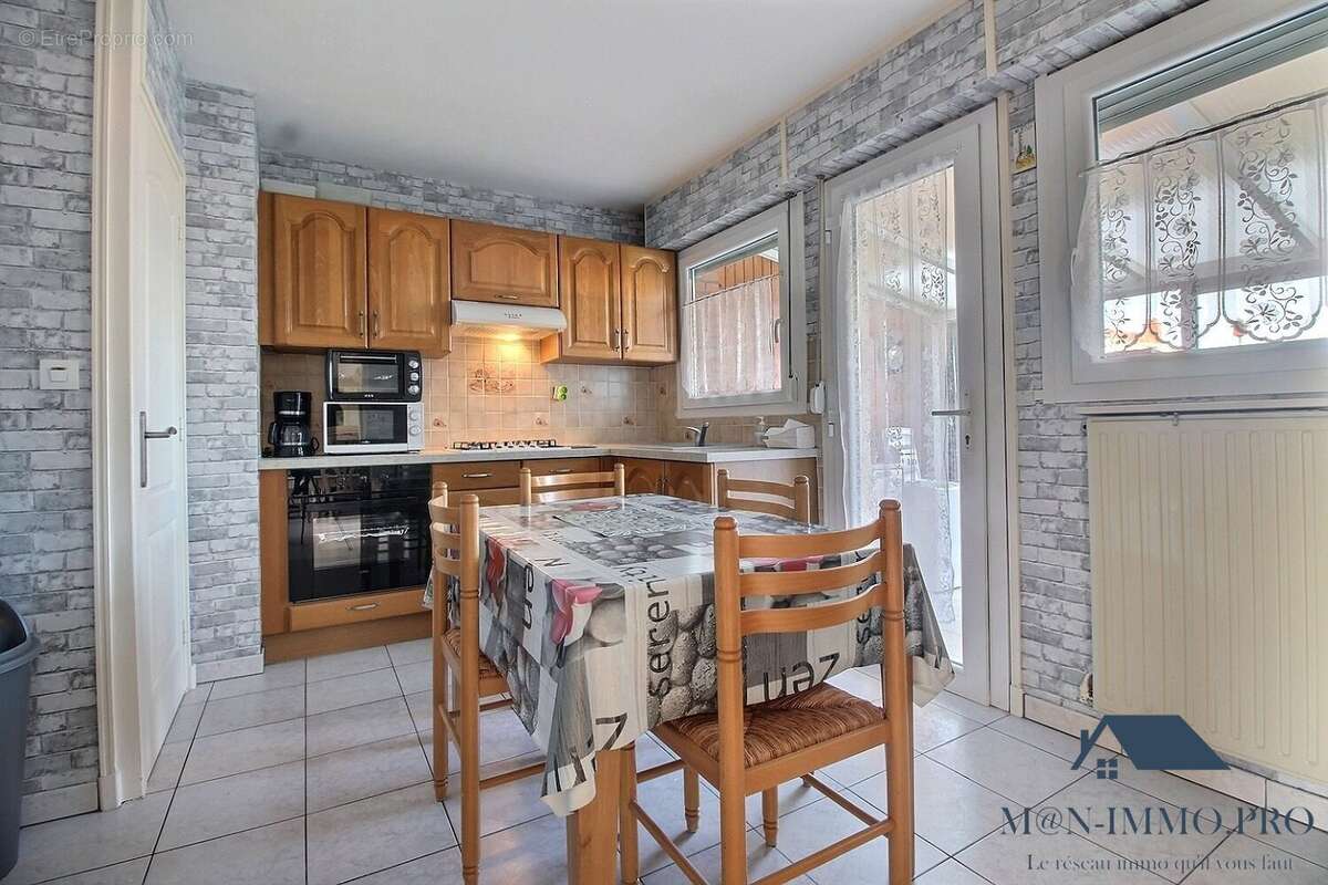 Maison à PREMESQUES