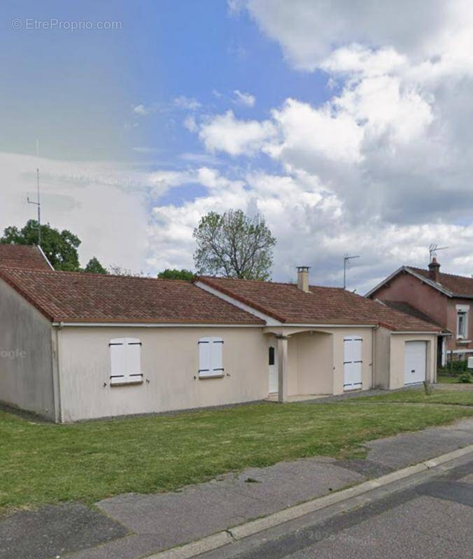 Maison à NANTIAT