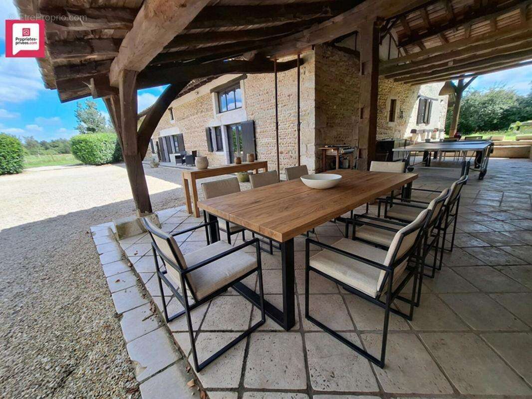 Demeure de prestige et gîte Viriat 10 pièce(s) 320 m2 - photo 6