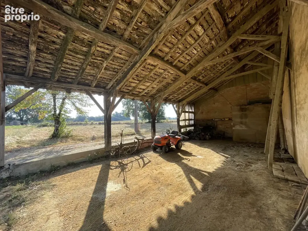 Maison a renover avec dependances sur 10ha  de terrain - photo 21