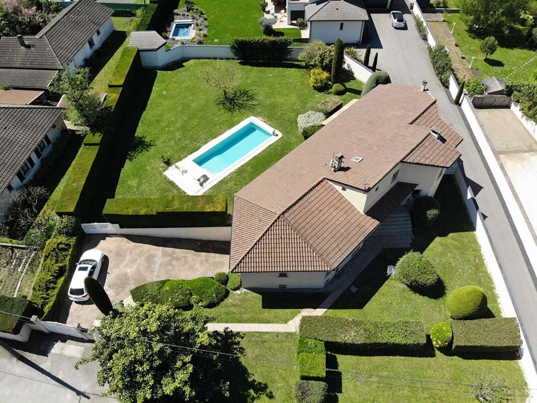 Maison à MAUBEC