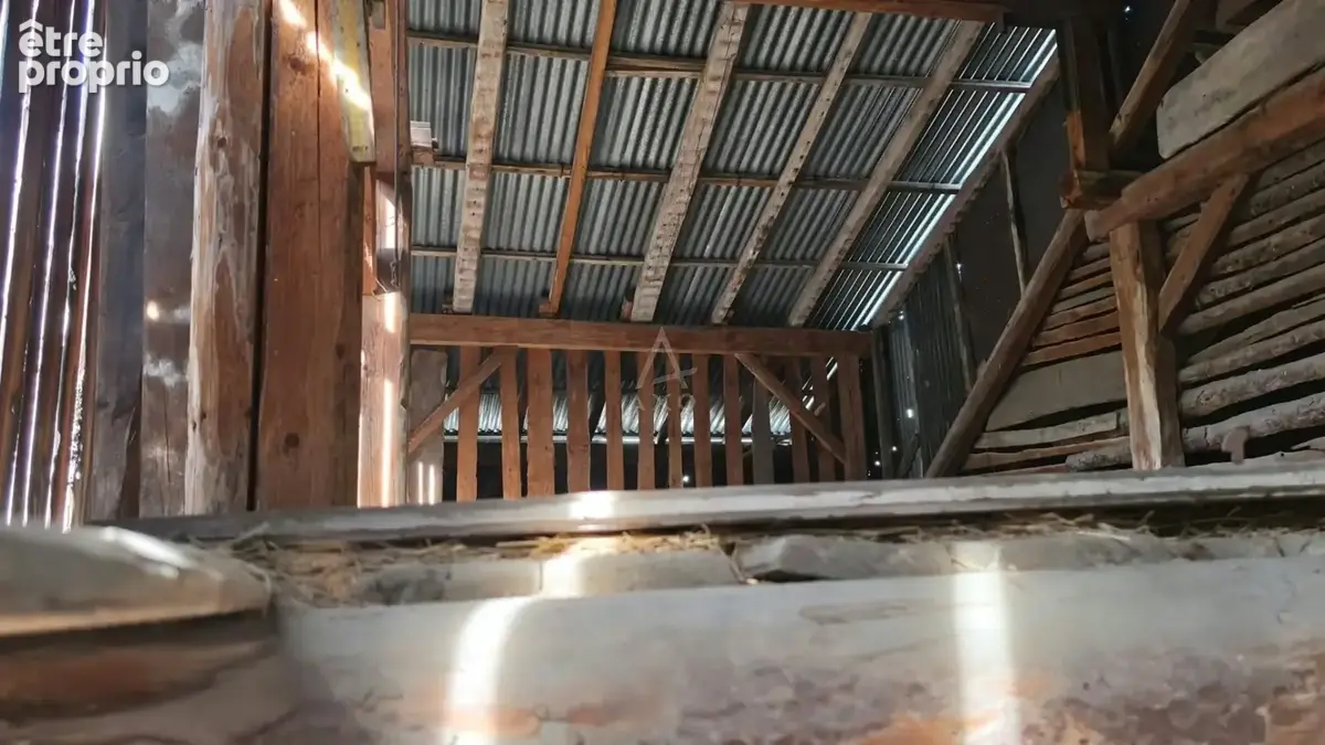 EXCLUSIVITÉ  Grange mitoyenne à rénover avec vue sur les montagnes  69 000  - photo 3