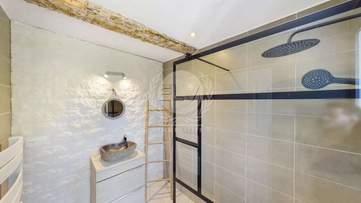 Maison à PLAN-DE-LA-TOUR