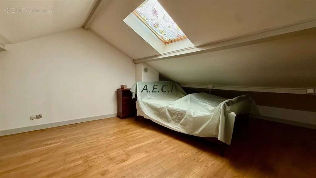 Maison à ASNIERES-SUR-SEINE