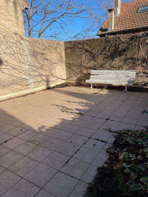 Maison de Maitre avec garage, terrasse et jardin de curé - très beau potentiel !!! - photo 6