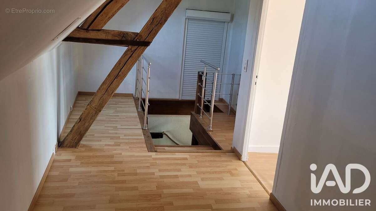Maison 137 m² à Fontaine-La-Gaillarde  - photo 8