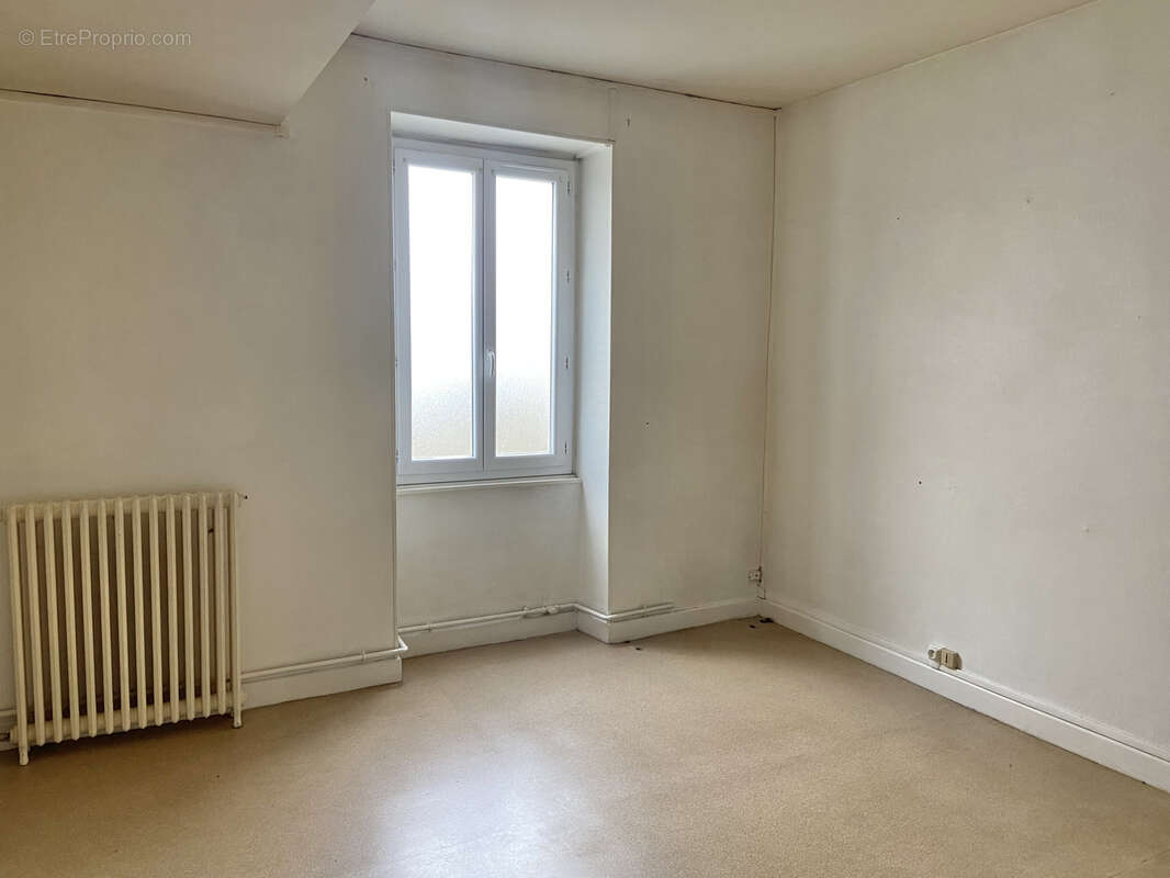 Appartement à SAINT-GERMAIN-DES-FOSSES
