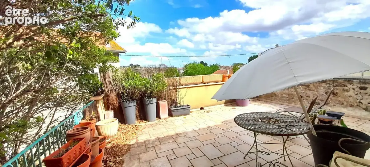 Superbe maison de vigneron avec grand garage, terrasses et jardin. - photo 3