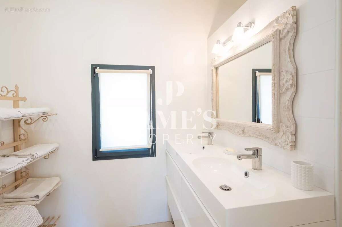 Maison 255 m² à Saint-Remy-De-Provence  - photo 9