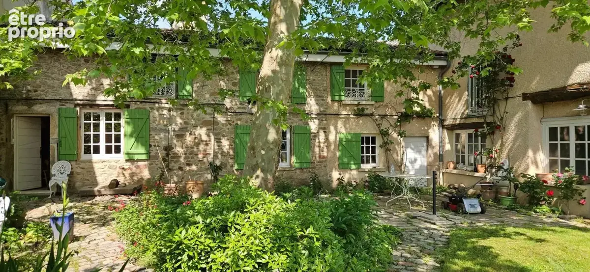 Une maison de charme au cœur de Dommartin - photo 16