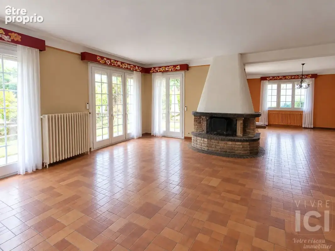 Maison Centre Ste Luce Sur Loire 10 pièce(s) 230 m2 - photo 2