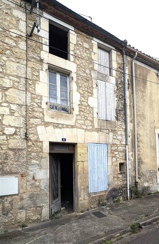 Maison à FUMEL