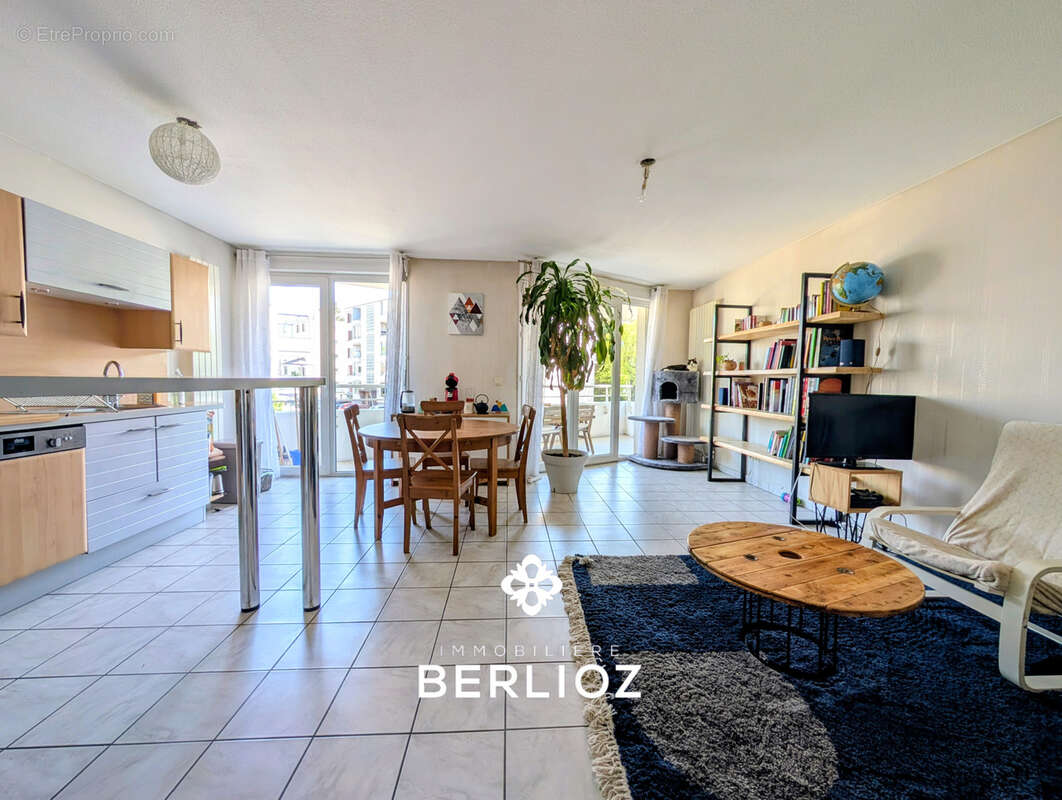 Appartement à SAINT-MARTIN-D'HERES