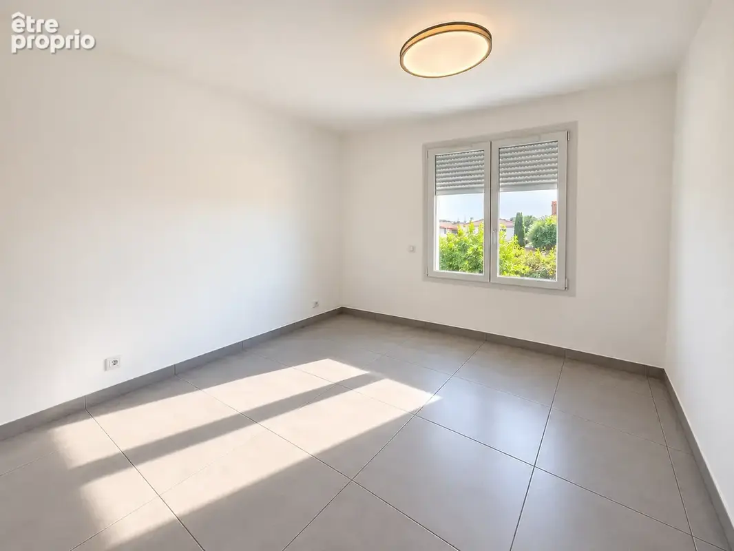 Maison T4 de 79 m2 avec jardin et stationnement LE REVEST-LES-EAUX - photo 4