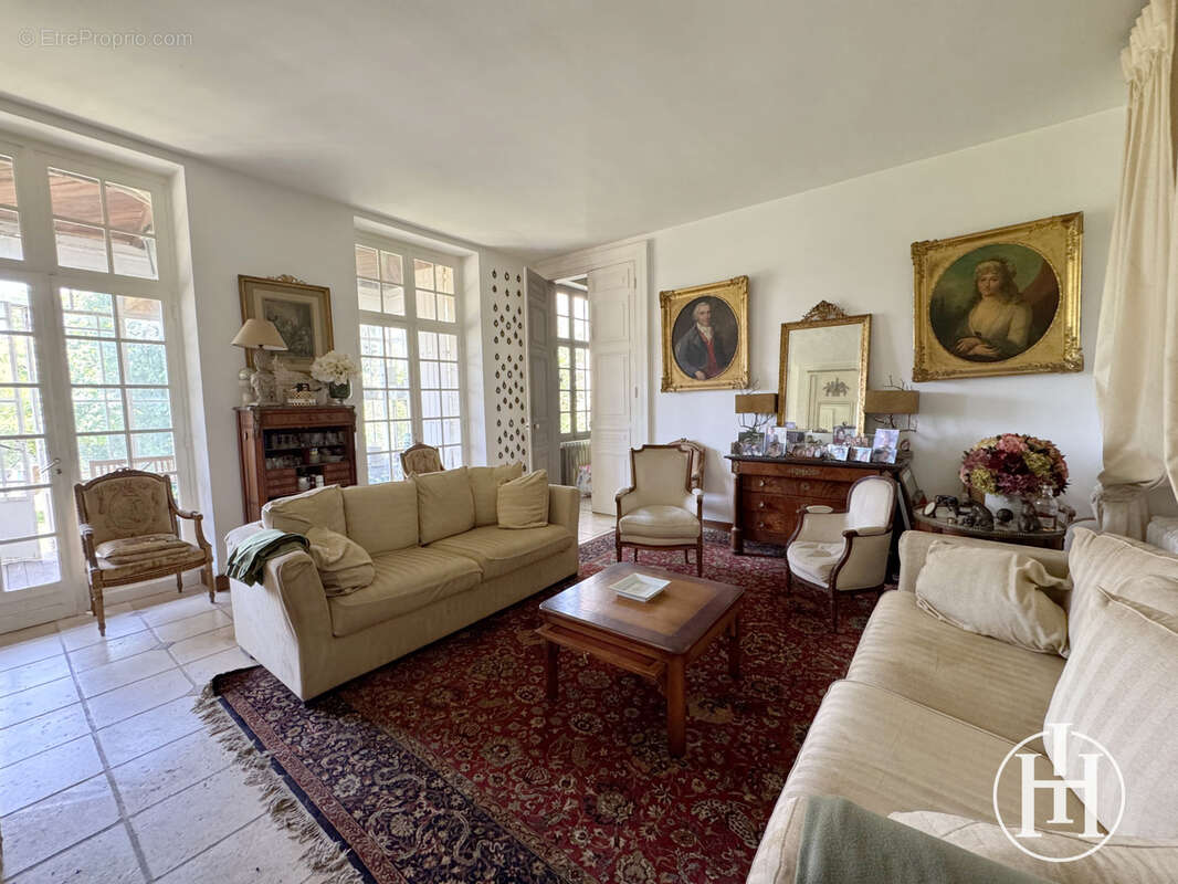 Maison à BRUERE-ALLICHAMPS