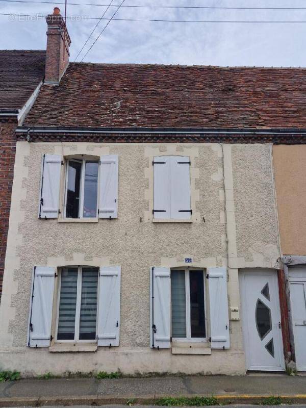Maison à CHAMPROND-EN-GATINE